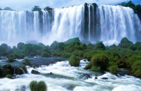 Непременно сыграйте свадьбу у водопада Виктория